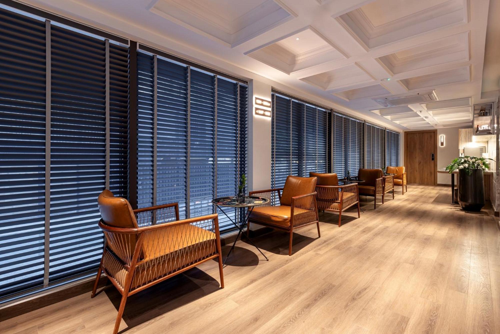 La Siesta Classic Hang Thung Hanoi Esterno foto The lounge at the airport