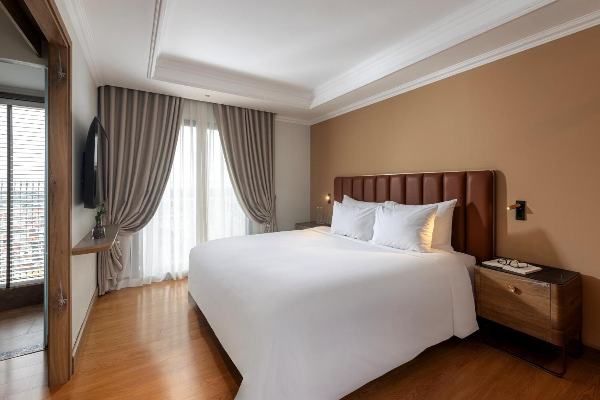 La Siesta Classic Hang Thung Hanoi Esterno foto A bedroom at the hotel