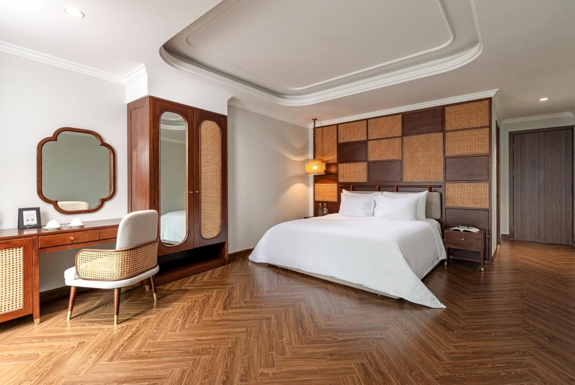 La Siesta Classic Hang Thung Hanoi Esterno foto A bedroom at the hotel